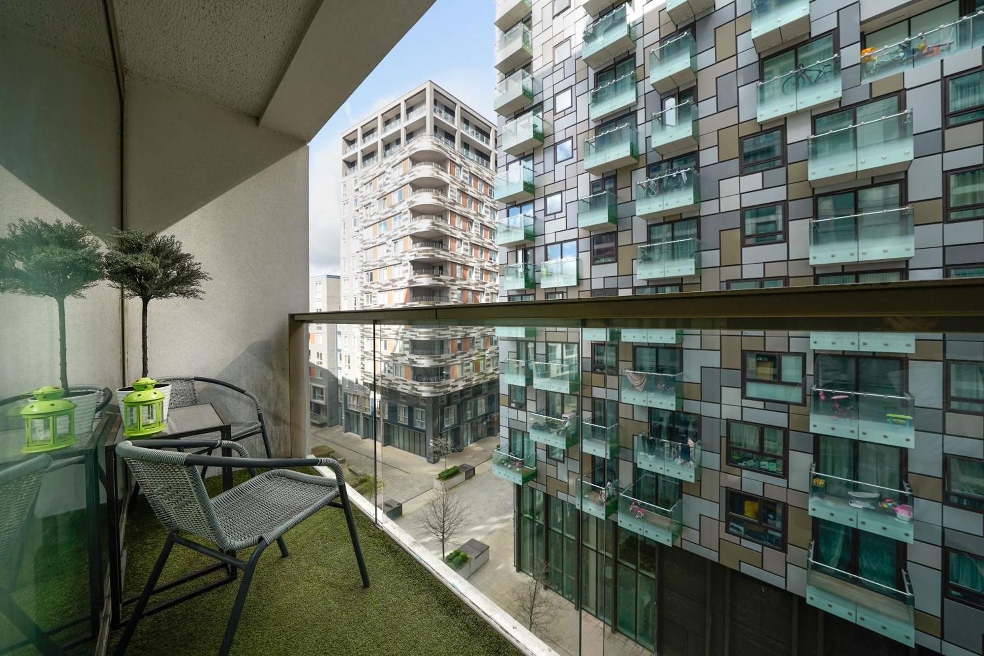 Apartmán Cobalt Point, South Quay Londýn Exteriér fotografie